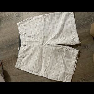 NWT Under Armour White Golf Shorts 36